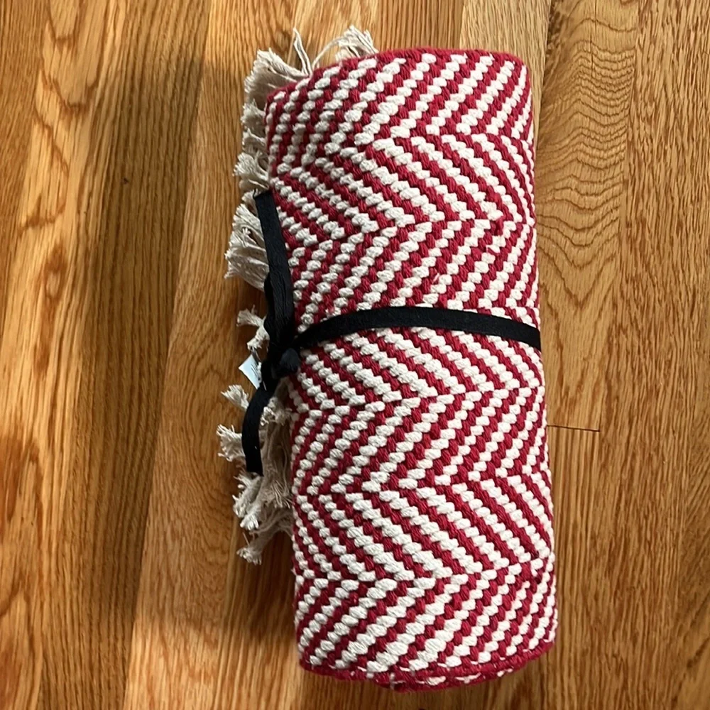 Harris Table Runner Chili Red NWT